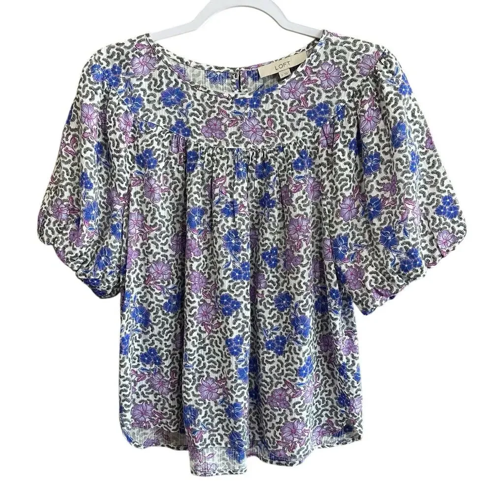 LOFT Purple Floral Print Shirred Yoke Top Puff Sleeve Lightweight Size Small EUC